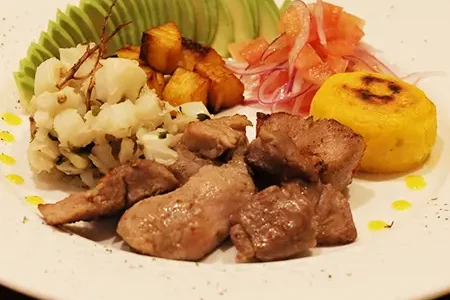 achioteecuadorcuisine-friedpork.webp Fritada Ecuador